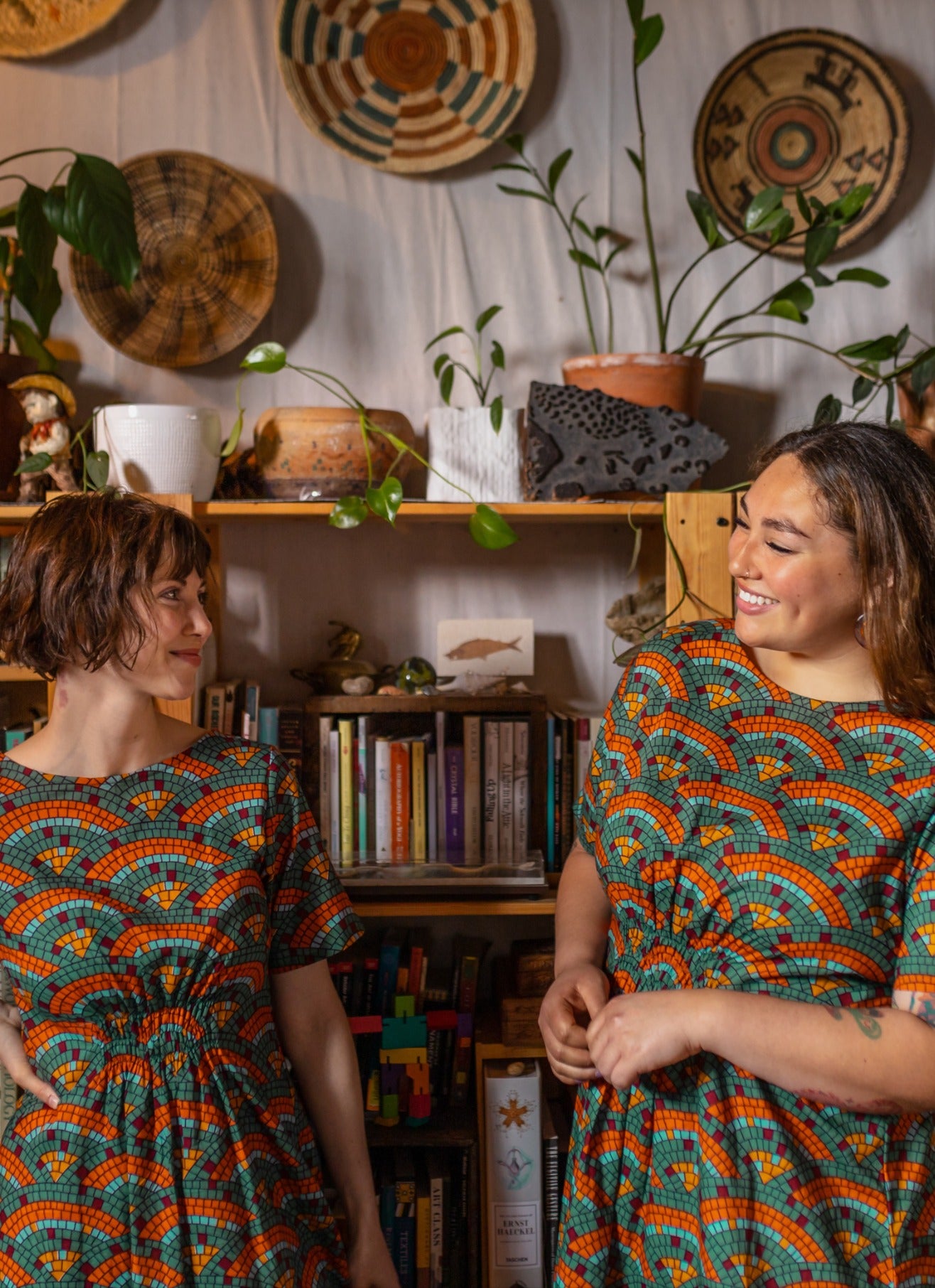 Artsy Traveler Midi Dress - Mosaic Fan - Image 7