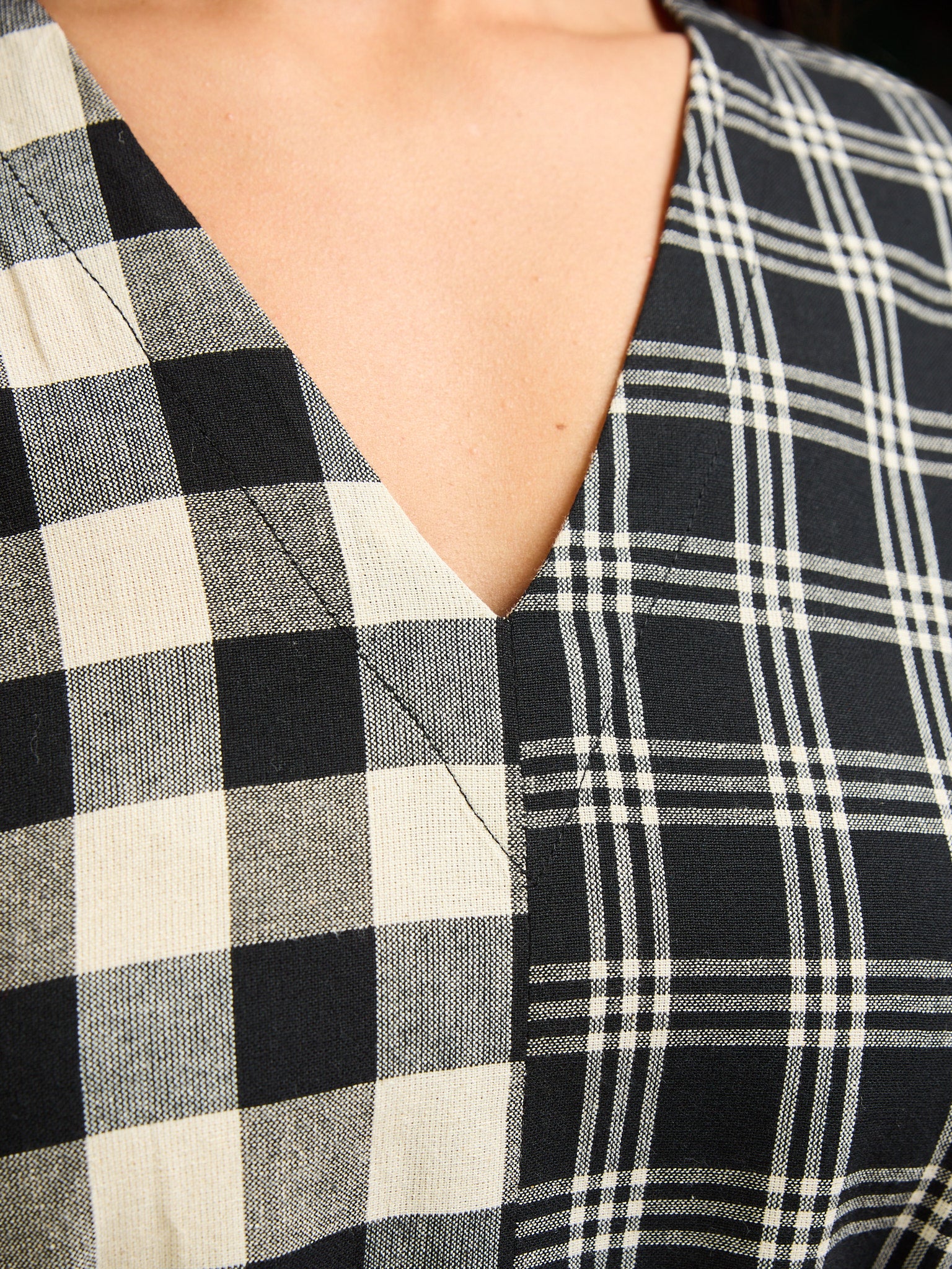 Padma Pocket Dress - Black and White Mix - Image 12